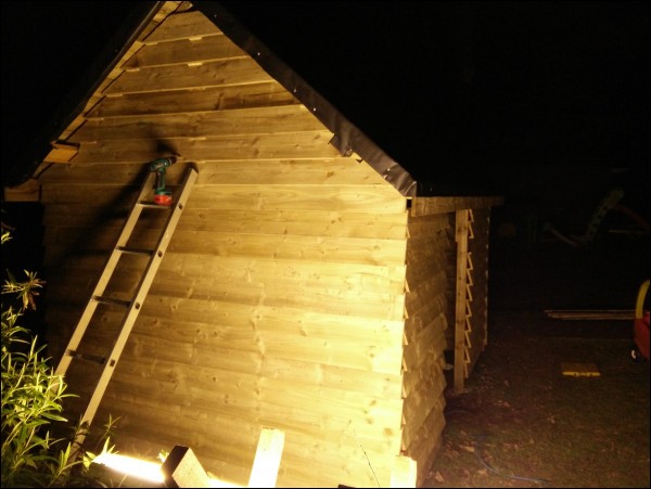 Slatted sides on log store